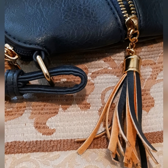 Crossbody Bag Navy Blue EUC - Picture 8 of 14